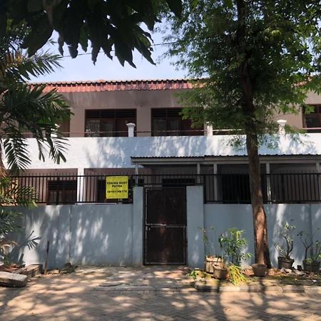Oyo 90482 Rumah Oma Syariah Kupang  Εξωτερικό φωτογραφία