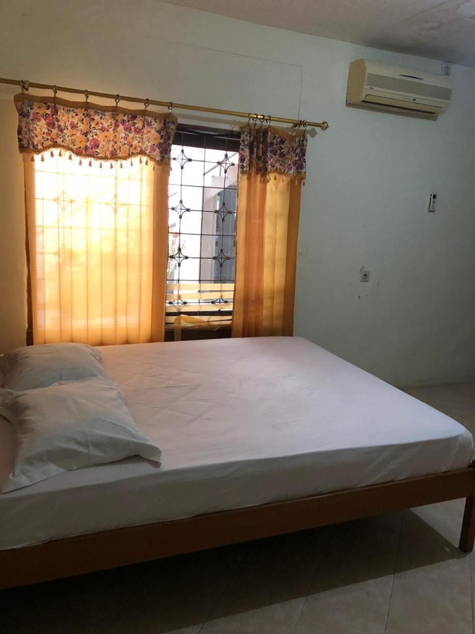Oyo 90482 Rumah Oma Syariah Kupang  Εξωτερικό φωτογραφία